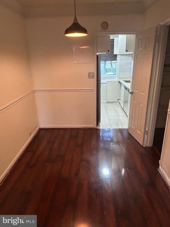 230 N Thomas Street N - Photo 4
