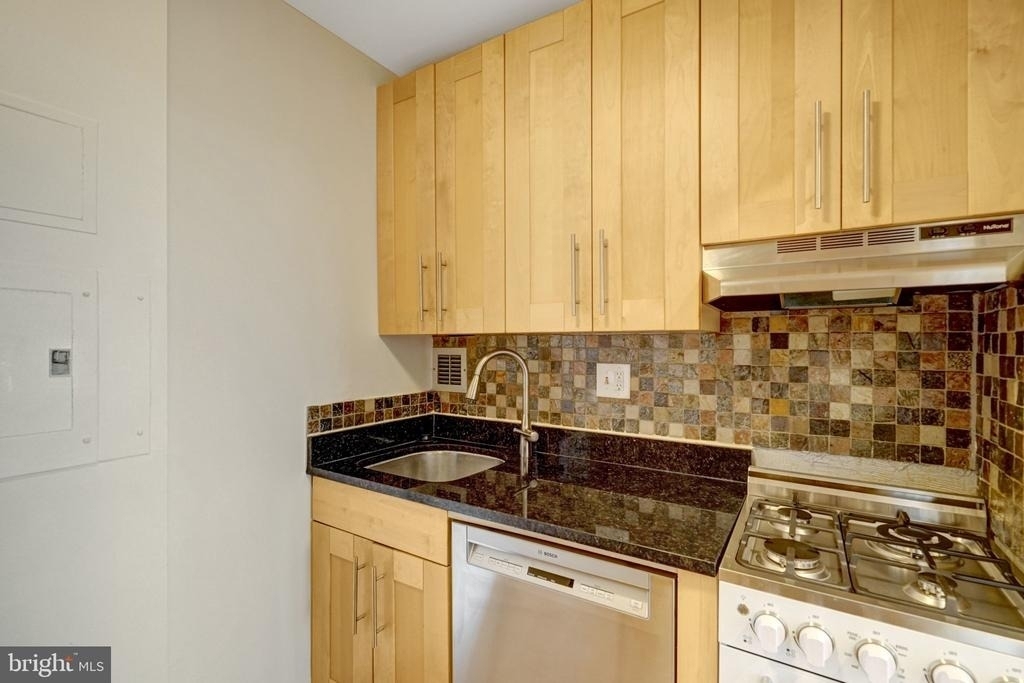 1021 Arlington Boulevard - Photo 11