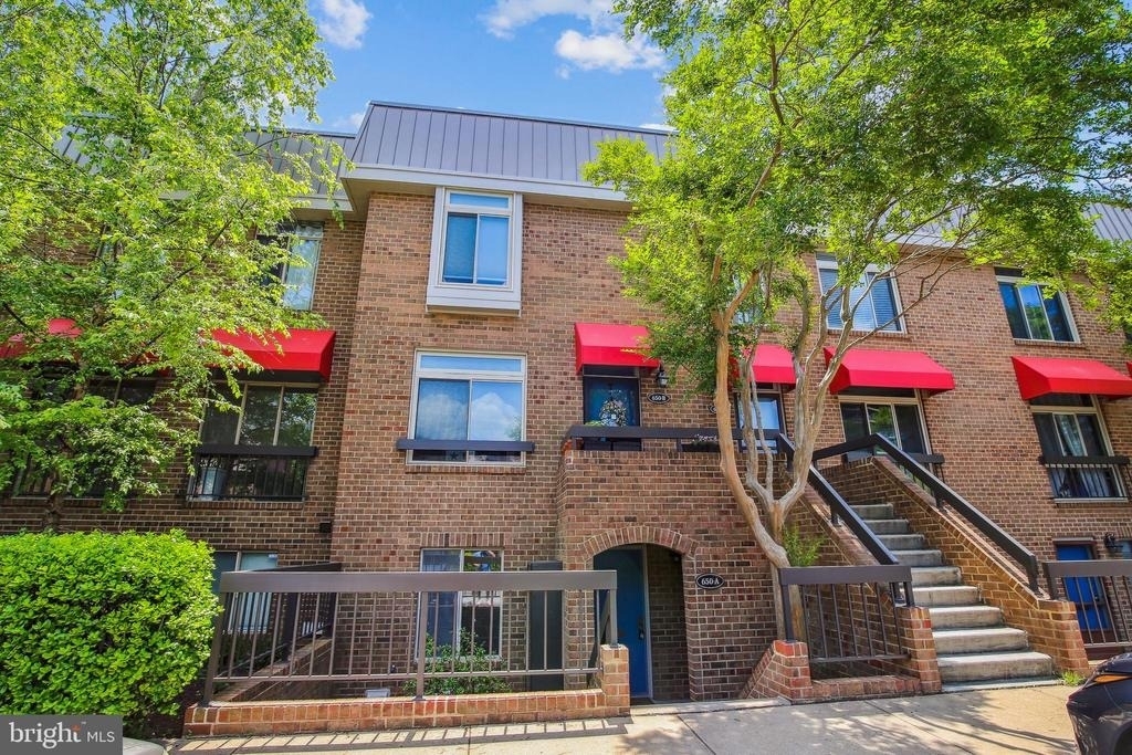 650 15th Street S - Photo 0