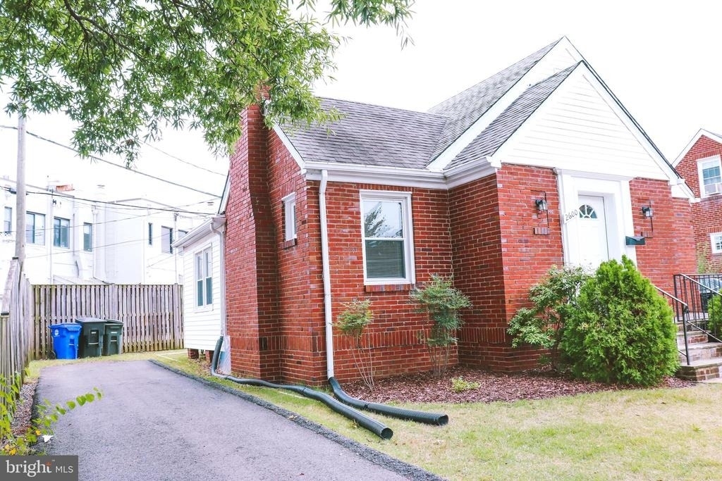 2600 Franklin Road - Photo 1