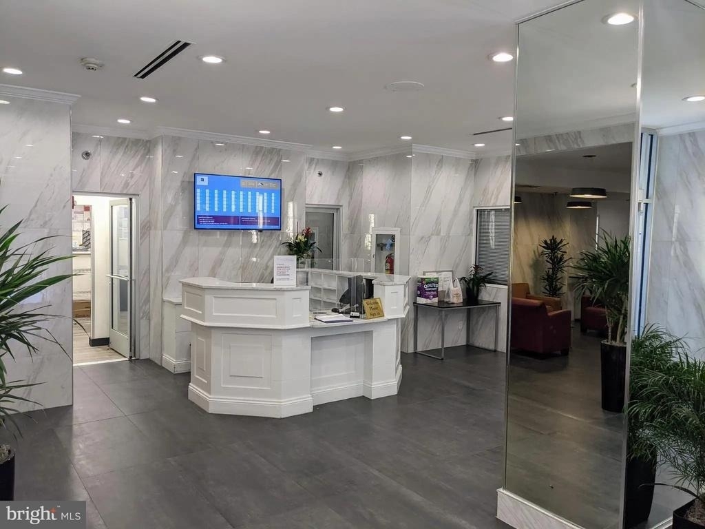 2101 Chestnut Street - Photo 1