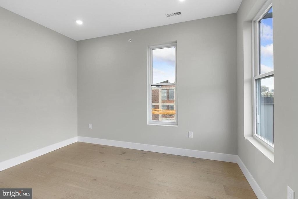 1343 Fitzwater Street - Photo 5