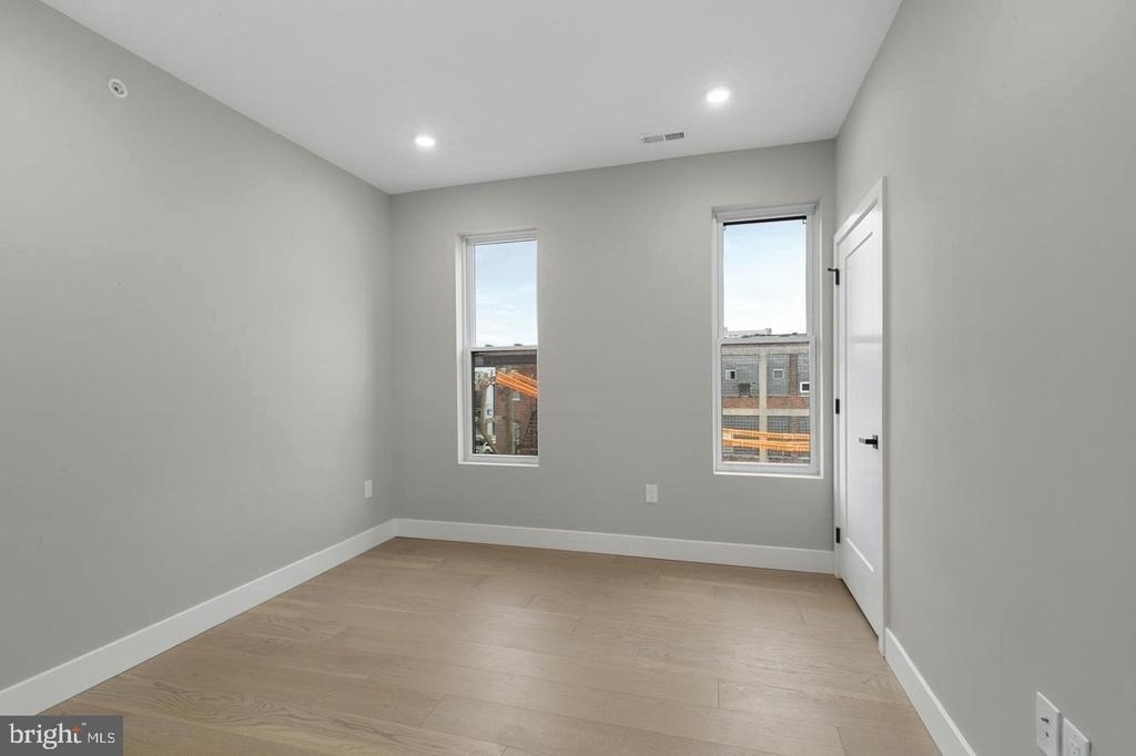 1343 Fitzwater Street - Photo 6