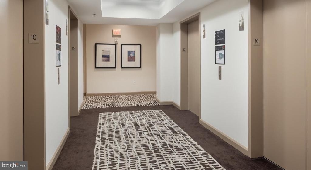206 W Washington Square - Photo 24