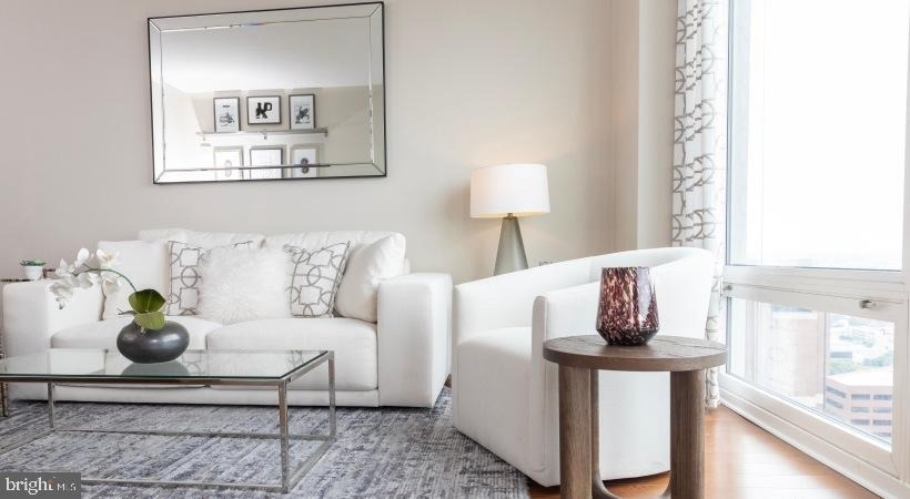 206 W Washington Square - Photo 16