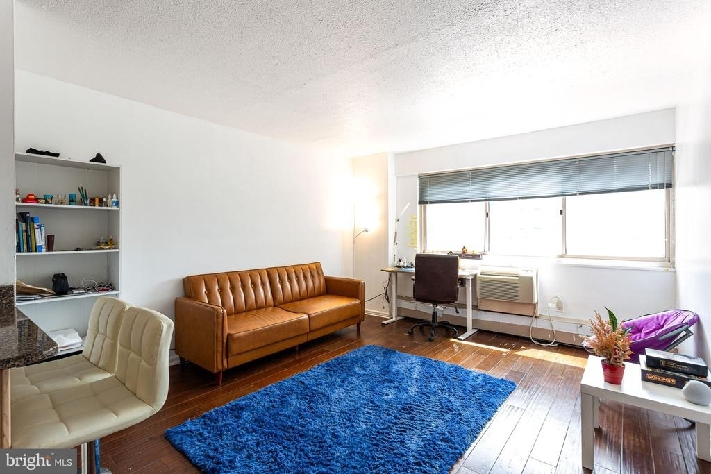 2101 Chestnut Street - Photo 3