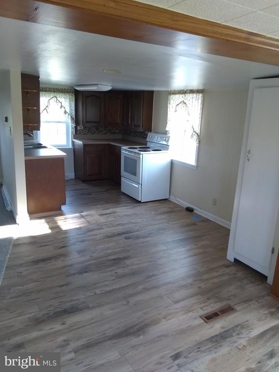 442 Green Lane - Photo 7