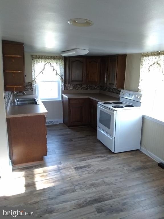 442 Green Lane - Photo 6