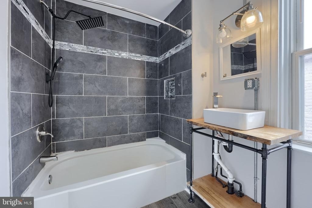 611 S Prince Street - Photo 5