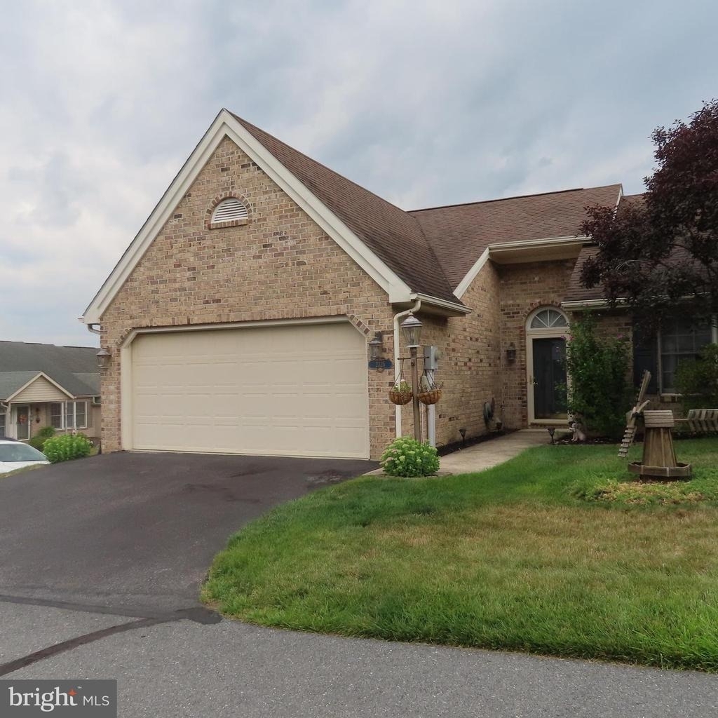 2325 Majestic Court - Photo 0