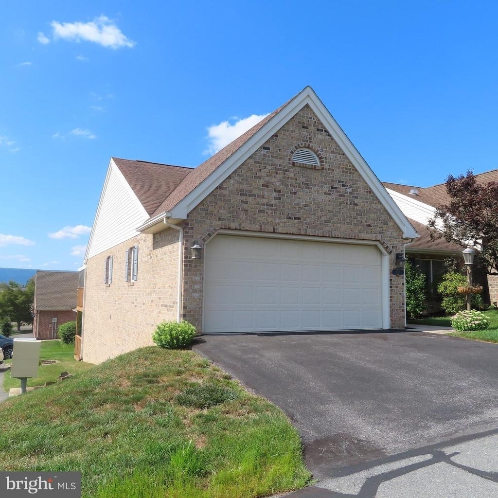 2325 Majestic Court - Photo 2