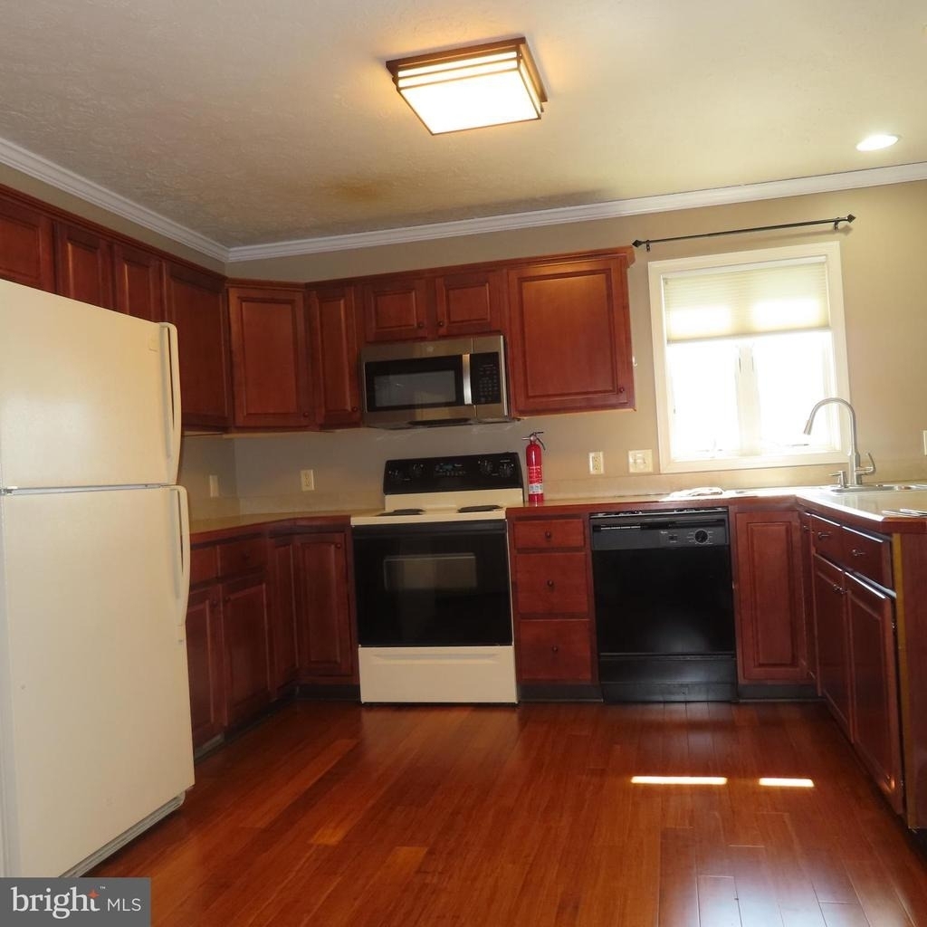 2325 Majestic Court - Photo 10