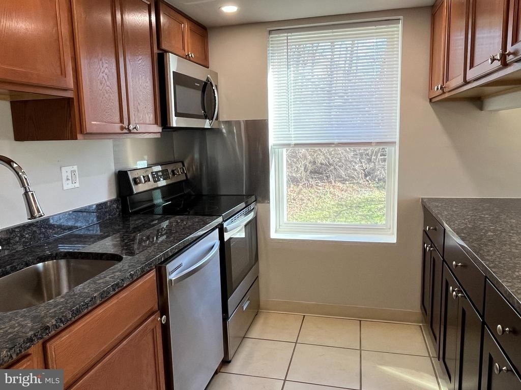 1316 West Chester Pike - Photo 4