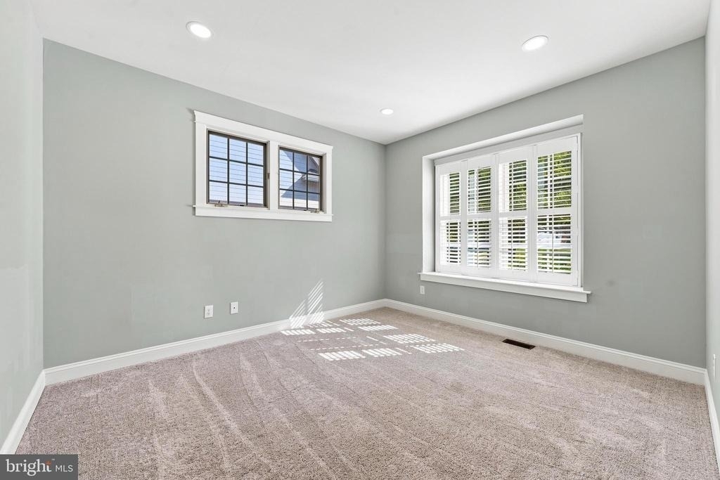 125 Margaret Lane - Photo 15