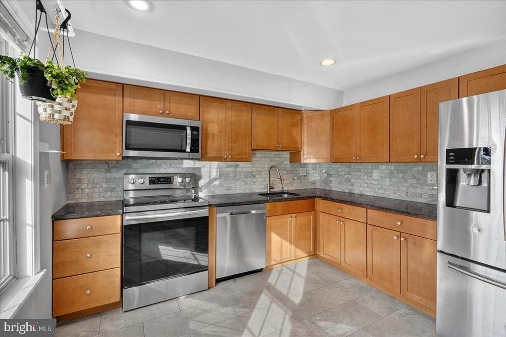61 Constitution Avenue - Photo 4