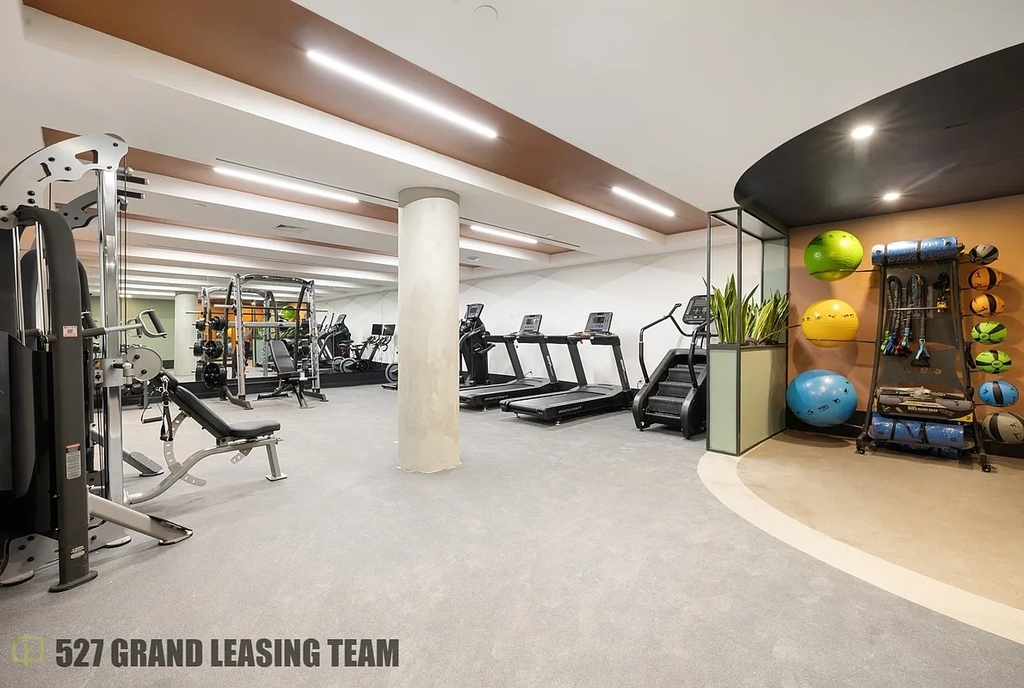 527 Grand Avenue - Photo 8