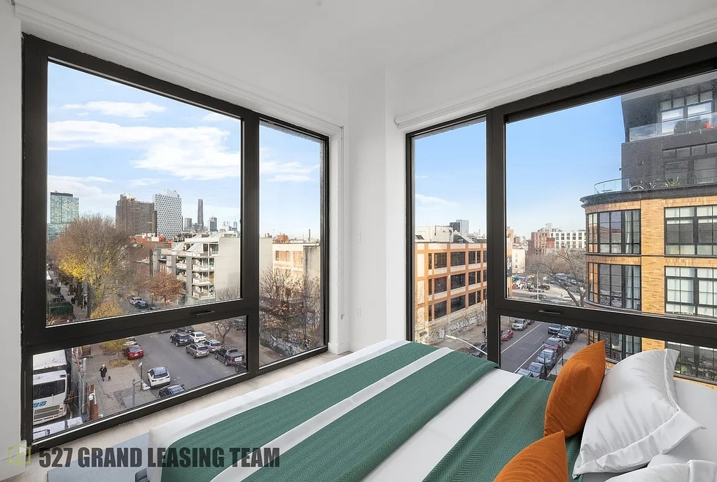 527 Grand Avenue - Photo 5