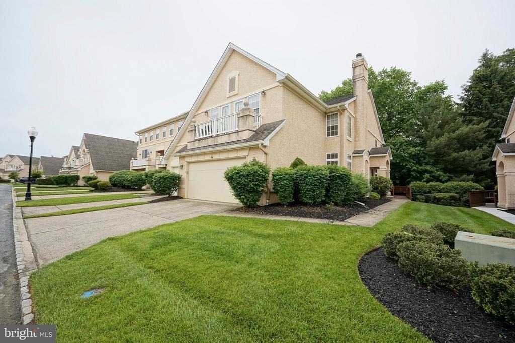 16 Buckingham Place - Photo 4