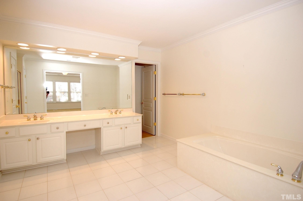 3611 Lion Ridge Court - Photo 11