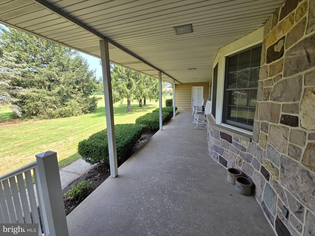 135 Hancock Lane - Photo 2