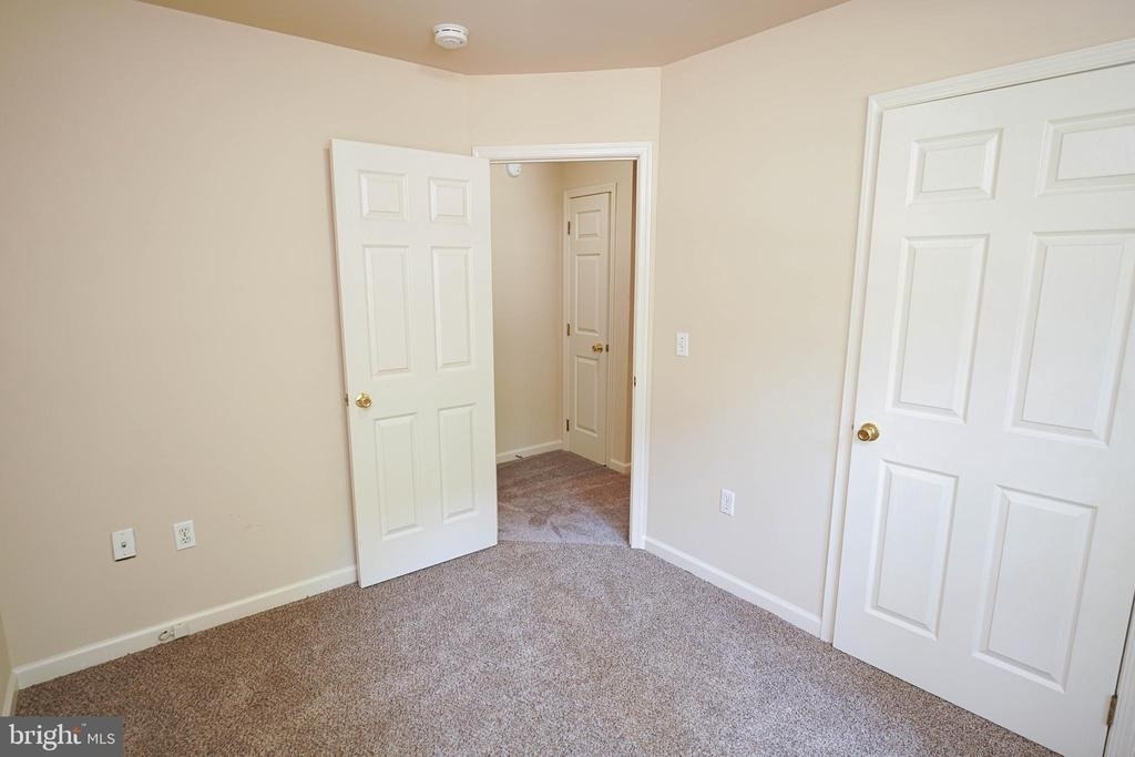 935 Queen Avenue - Photo 28