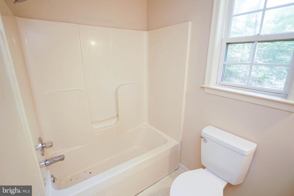 935 Queen Avenue - Photo 31
