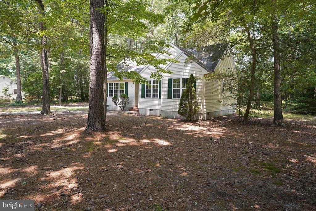 935 Queen Avenue - Photo 2