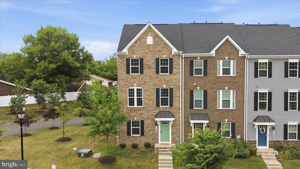 1550 Adamson Way - Photo 1