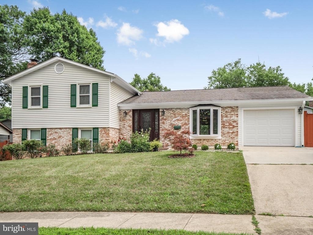 14204 Woodcrest Drive - Photo 0