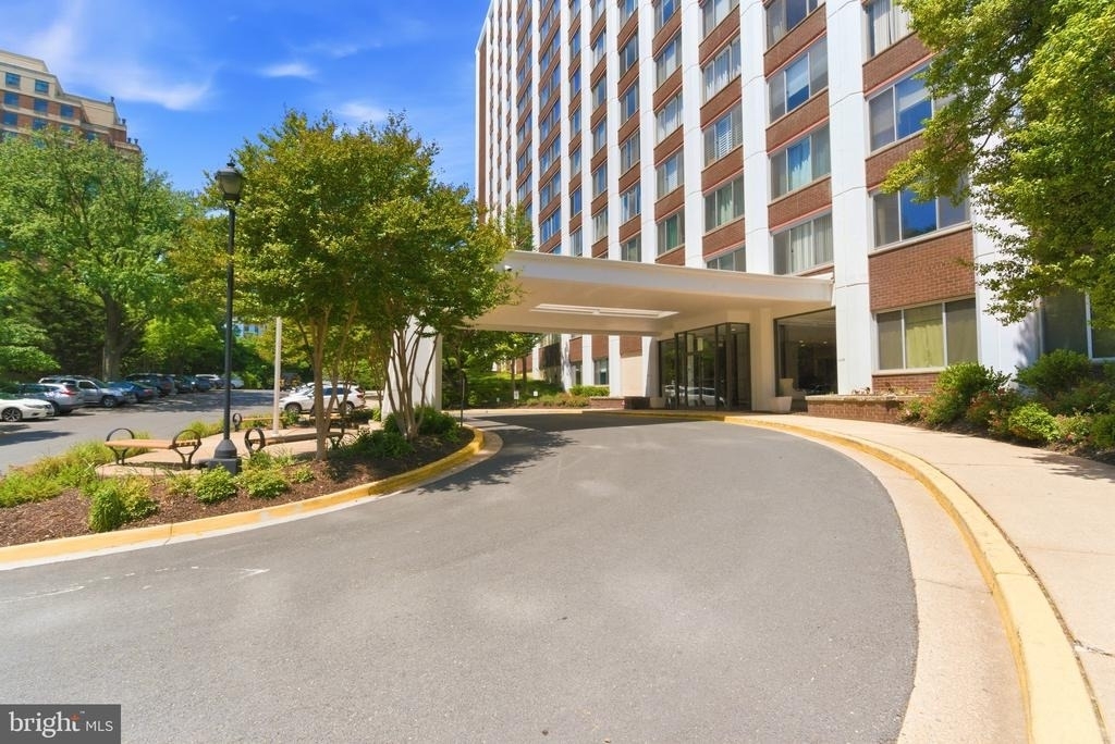 11801 Rockville Pik - Photo 0