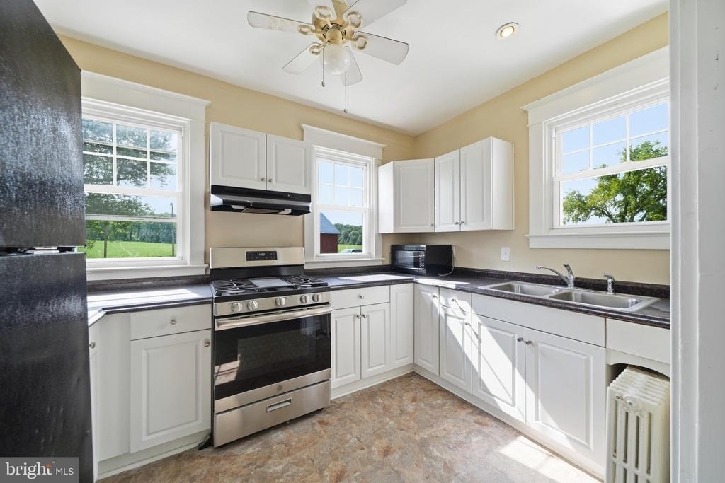22422 Whites Ferry Road - Photo 19