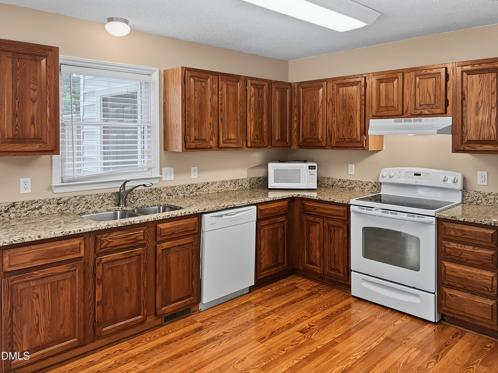 6749 Chauncey Drive - Photo 4