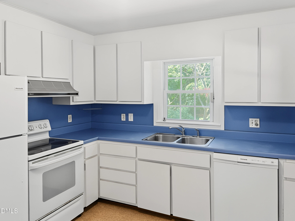 6909 Justice Drive - Photo 3