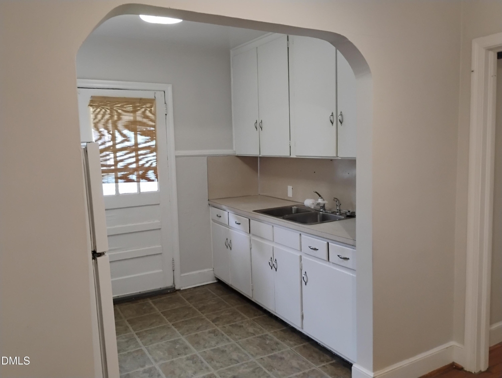 1007 Rosehill Avenue - Photo 7
