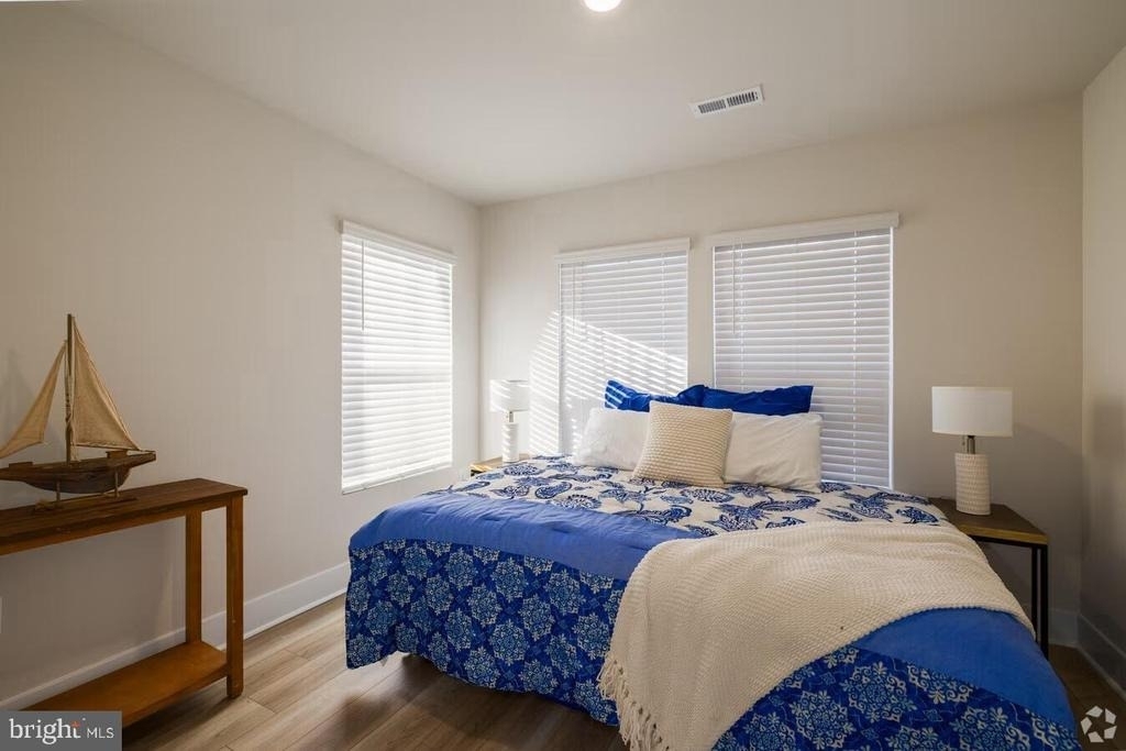 1821 Guilford Avenue - Photo 7