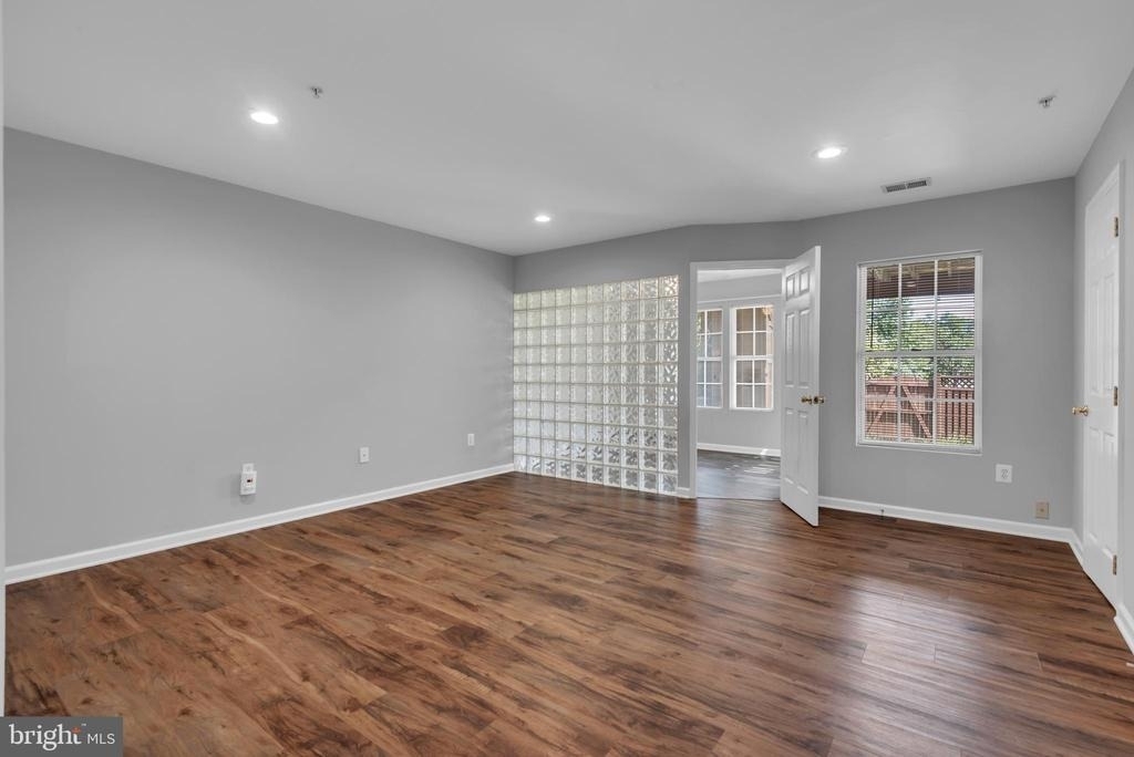 8195 Poinsett Terrace - Photo 4
