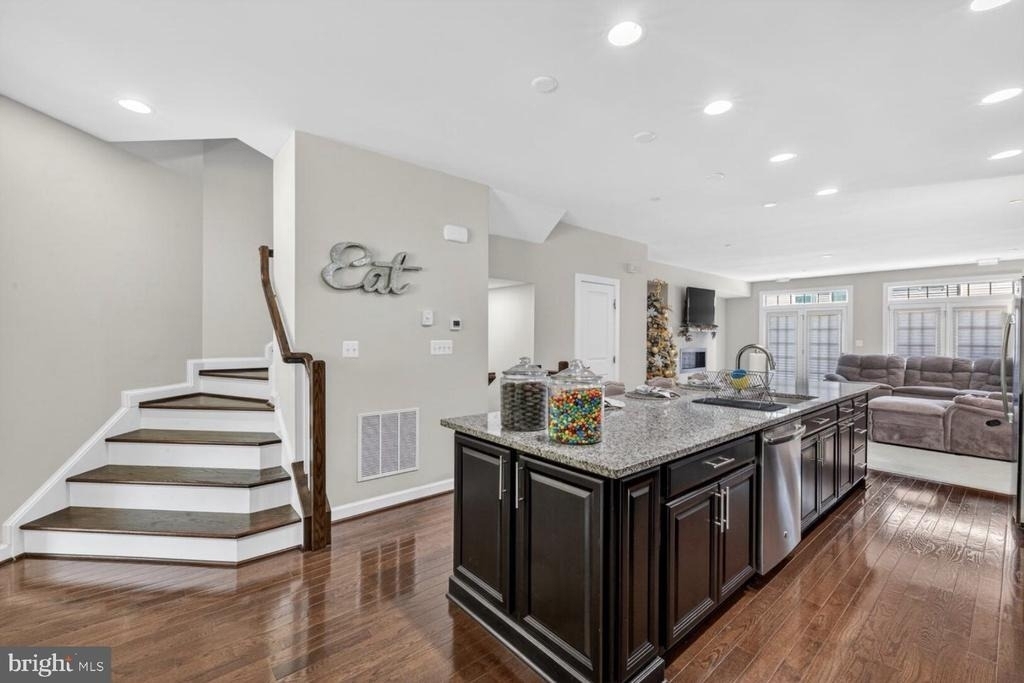 7314 Taylors Hill Lane - Photo 5