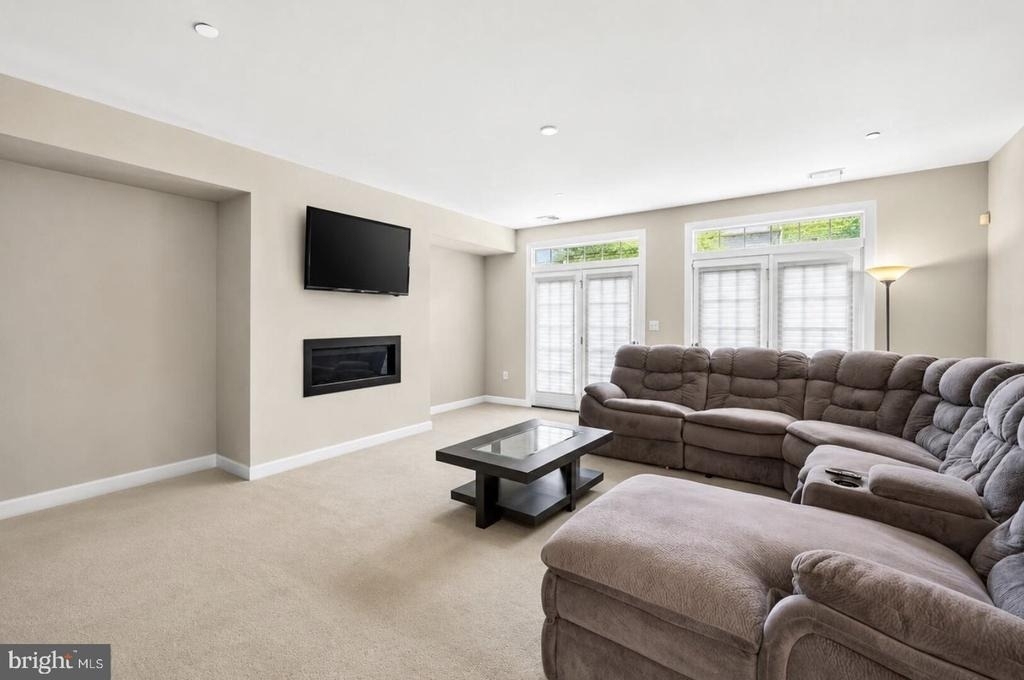 7314 Taylors Hill Lane - Photo 10