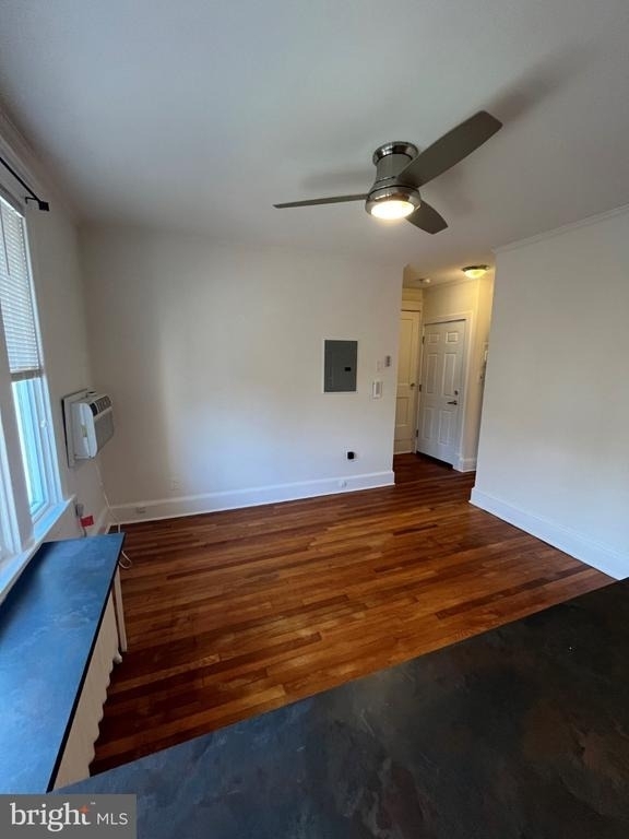 2328 Ashmead Place Nw - Photo 2