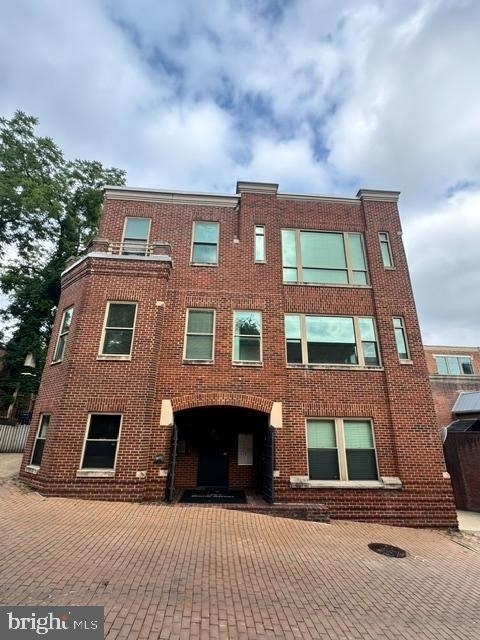 1251 Bank Street Nw - Photo 0