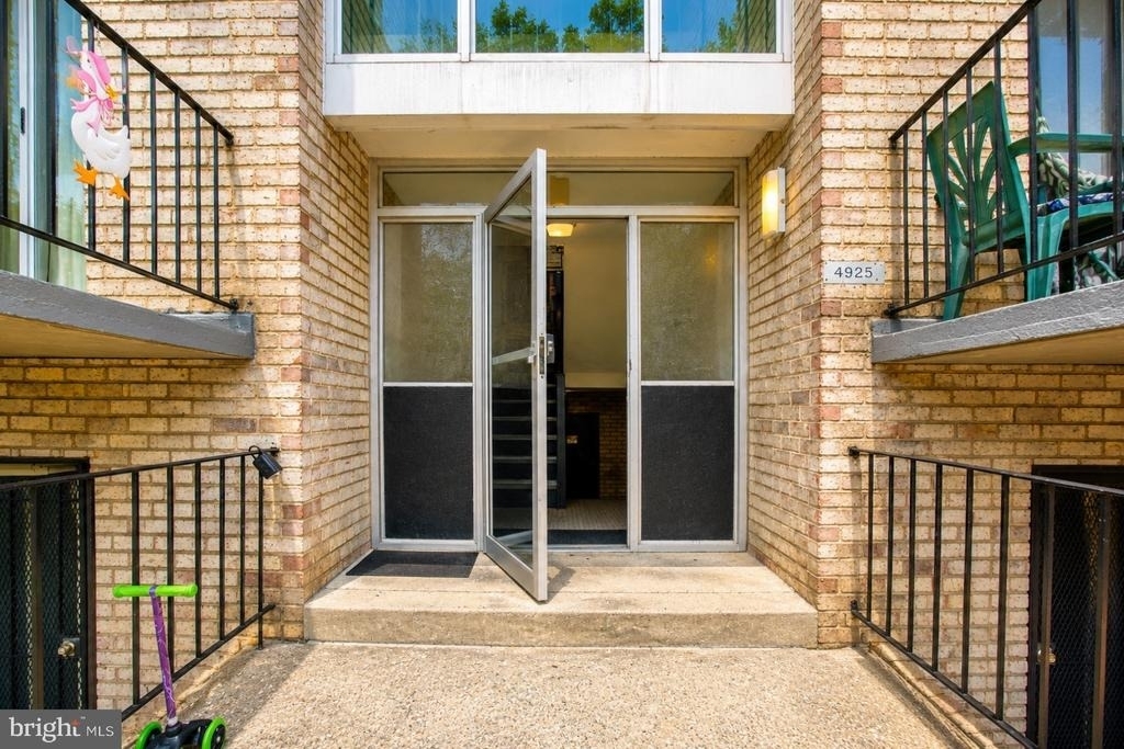 4921 Quarles Street Ne - Photo 1