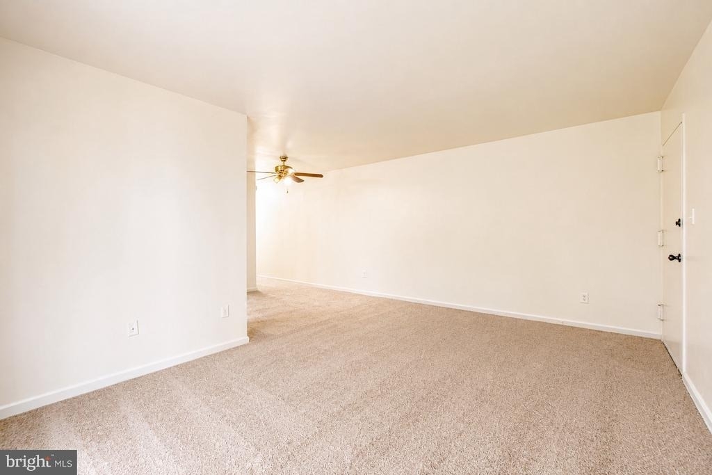 4921 Quarles Street Ne - Photo 3