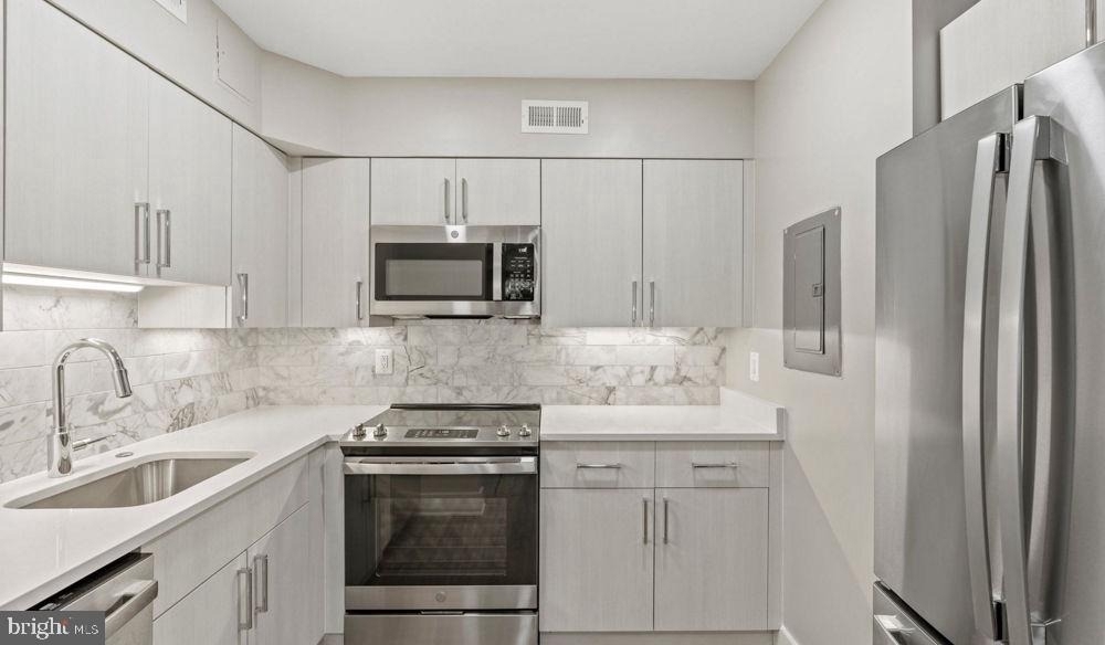 3401 38th Street Nw - Photo 1
