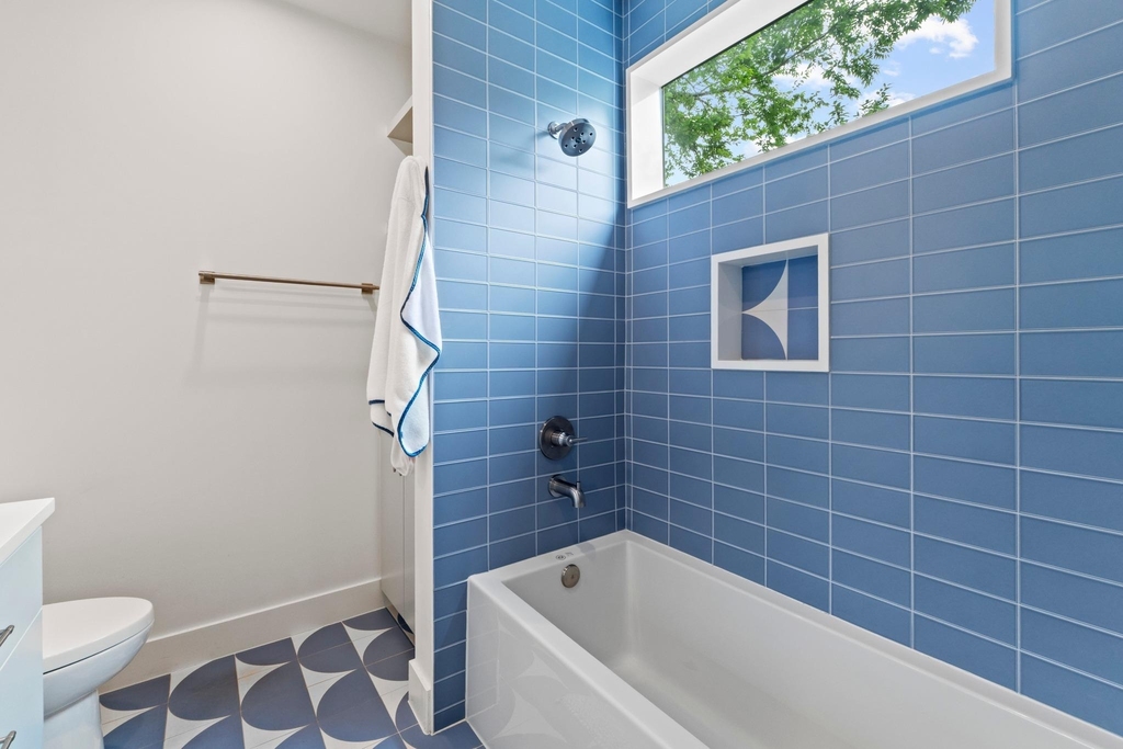 303 Woodward St - Photo 24