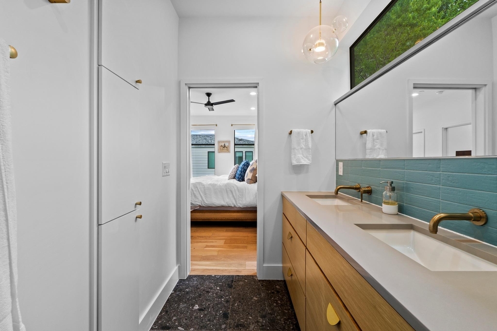 303 Woodward St - Photo 21