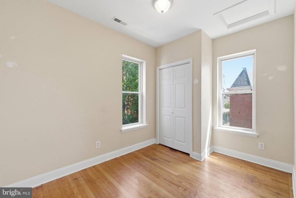 720 Gresham Place Nw - Photo 10