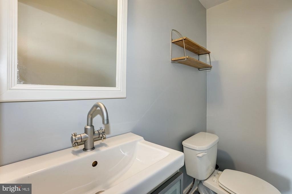 1326 L Street Se - Photo 6