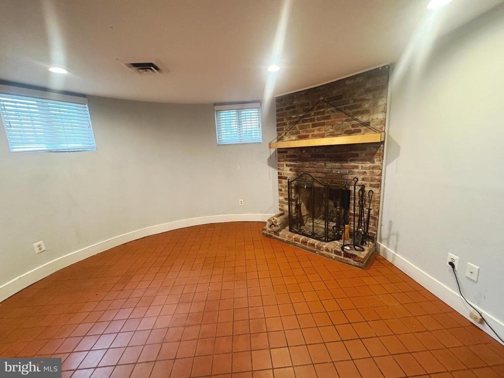 729 Massachusetts Avenue Ne - Photo 10