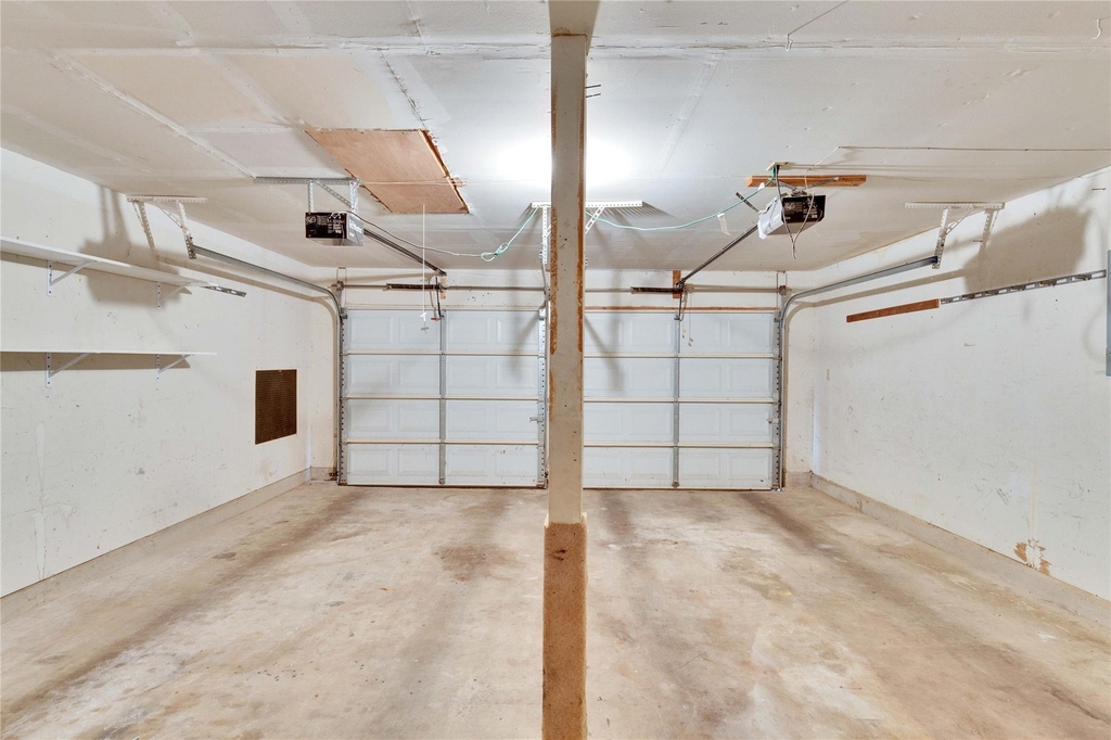 9706 Moorberry St - Photo 17
