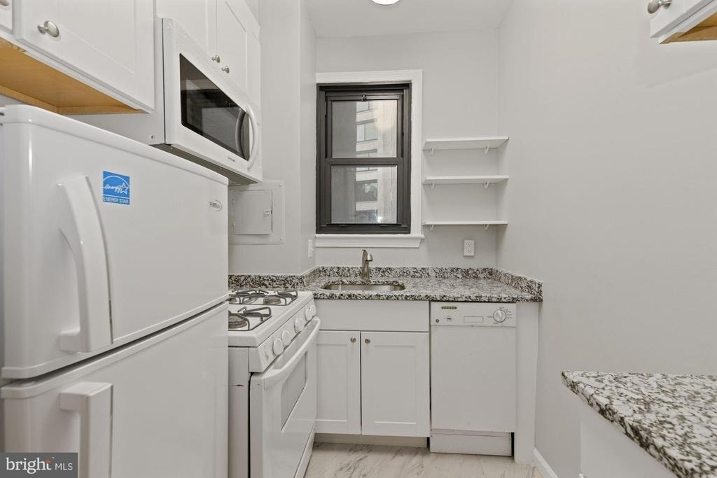 1010 25th Street Nw - Photo 8